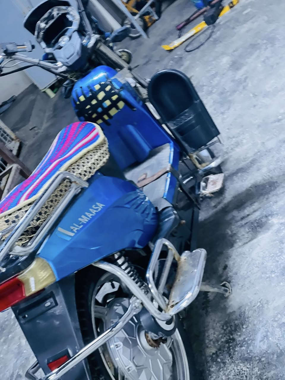 سلام عليكم لبيع موطور شحن الماس موطور نضيف بطاريات نضيفه عل فحص كهربائياا كلع شغال كشر نضيف شاحنه جديده تخم تاير جديد فقط بي طكه بل مشي الباقي مكفول السعر 350 وبي مجال بسيط العنوان الفلوجه الرقم ***********
