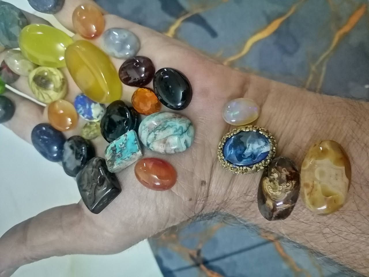 حجر جميل... منوع كل حجره وسعرها...


**إذا كنت صاحب هذا الإعلان وتريد حذفه لأي سبب، رجاءا أرسل رسالة إلى الدعم الفني**