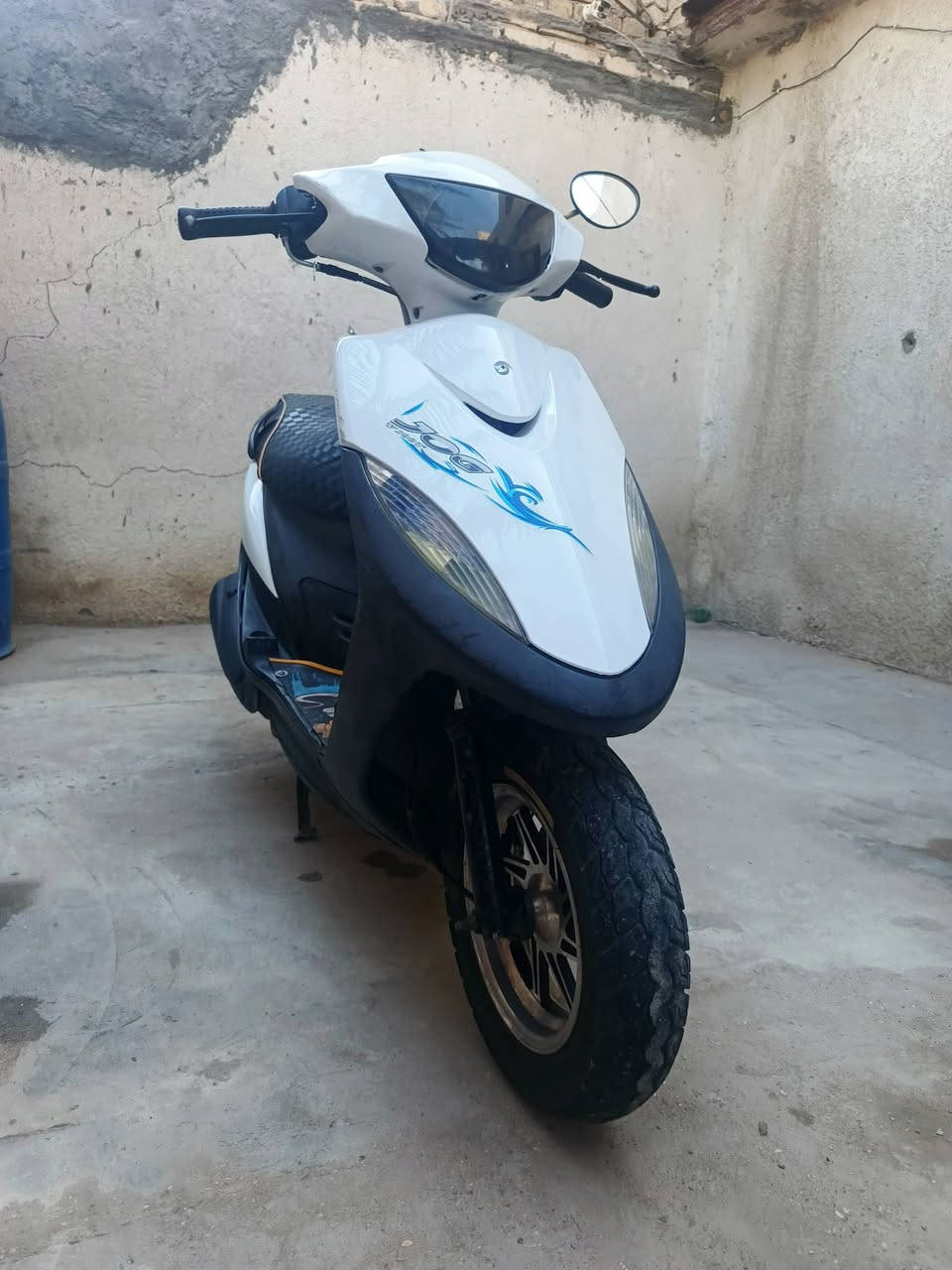 لبيع ماكس عدله فول شلعه ومعدل 
كلشي شغال بيه مكان حله شارع ٨٠ 
لبيع او مراوس حسب قناعه
***********
