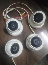 اربع كاميرات للبيع. ٠٧٧٣٦٩٧١٣٤٧