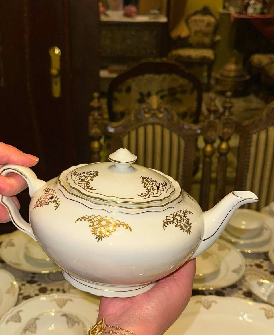 مساء الخير عالجميع
طقم سفرة تشيكي
غير مستخدم
96 قطعة
12 صحن فايش كبير
12 صحن سكب
12 زبدية
12 شاي 12 طبق
12 قهوة 12 طبق
1 طنجرة
1 جاط مدور
2 زوارق
1 زبدية كبيرة
1 مضيفة
2 ممالح
1 ابريق كبير
1 ابريق صغير
1 سكرية
المهتم يتواصل خاص


**إذا كنت صاحب هذا الإعلان وتريد حذفه لأي سبب، رجاءا أرسل رسالة إلى الدعم الفني**