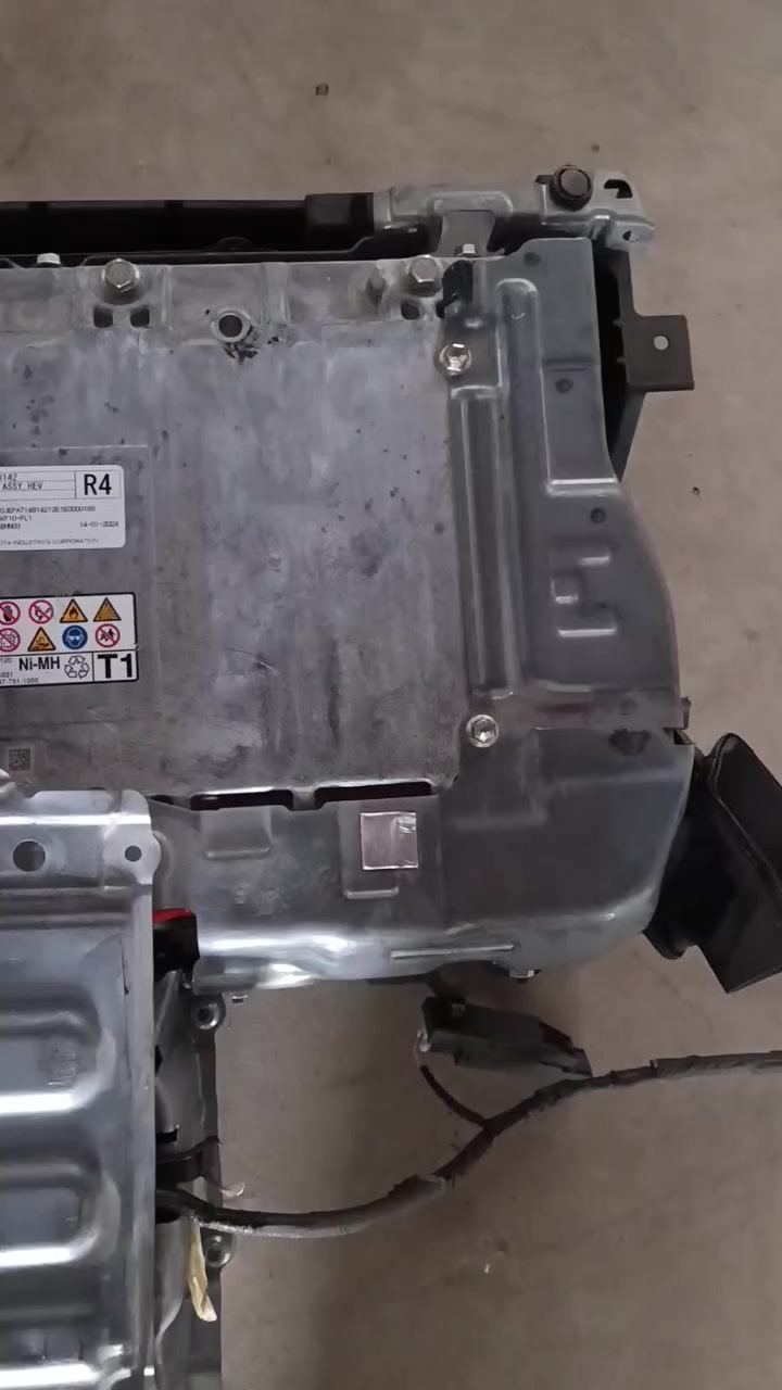 سلام عليكم
متوفر مجموعه  من  بطاريات كراند هايلند 2024+لكززز
العنوان  رمادي شارع 60قرب  الرازي 
***********//***********
