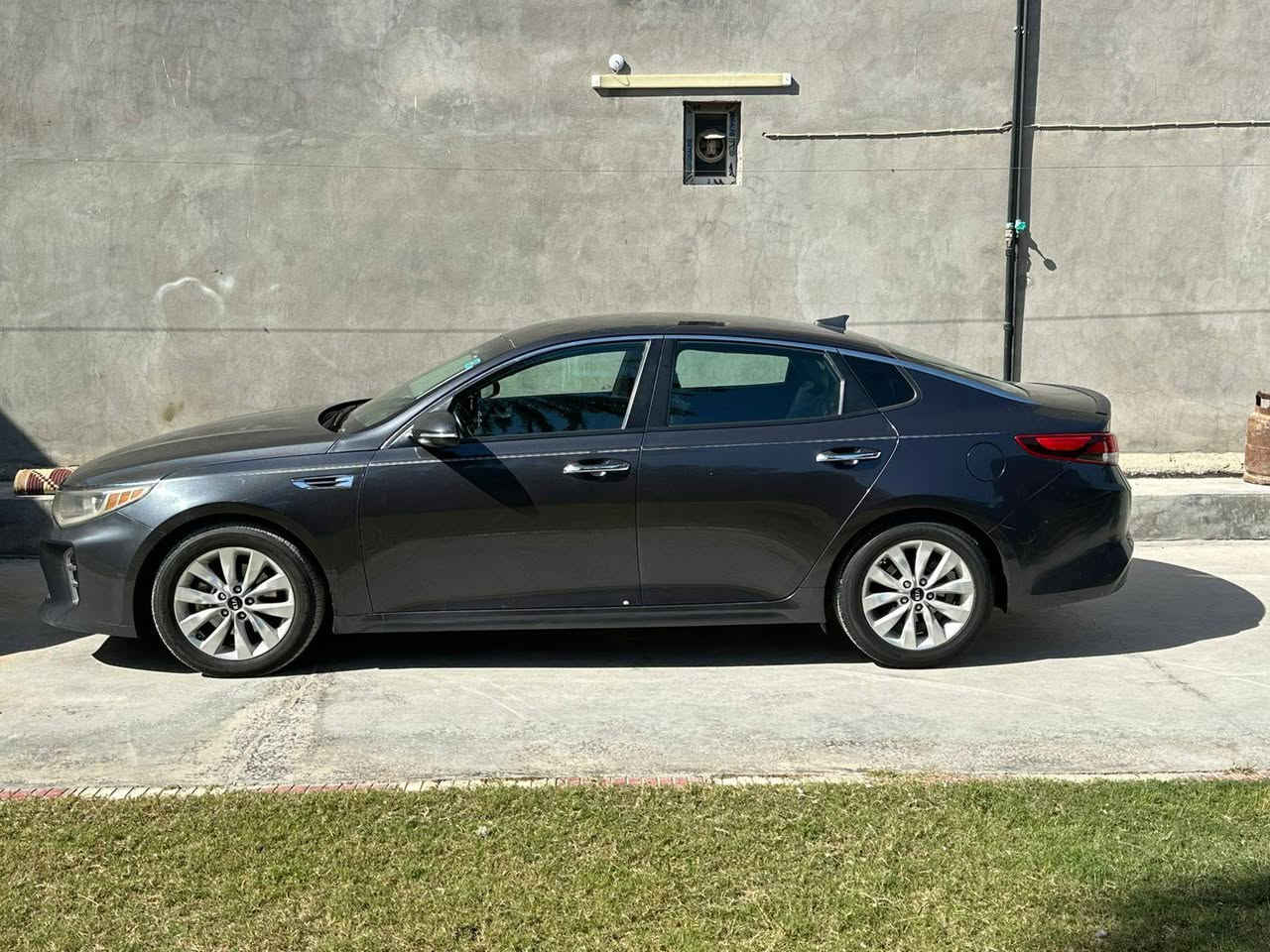 سلام عليكم
اوبتما موديل 2018امريكي
 مواصفات باب ثاني موضحه بصور سياره مكفوله كير ومكينه وحداده 
تدفئه تبريد بشرط
-تحكمات جهتين 
-هيتر كشنات 
-انضمه قياه 
وباقي مواصفات المعروفه 
ملاحظه (سياره مكفووووووله من كلشي عدا البنيد سونارها بلصور وذا تريد وين ميعجبك افحص)
مكاني بابل 
 ‏‪***********‬‏ اتصال او واتساب 
سعر ١٣٥وبها مجال للشراي
