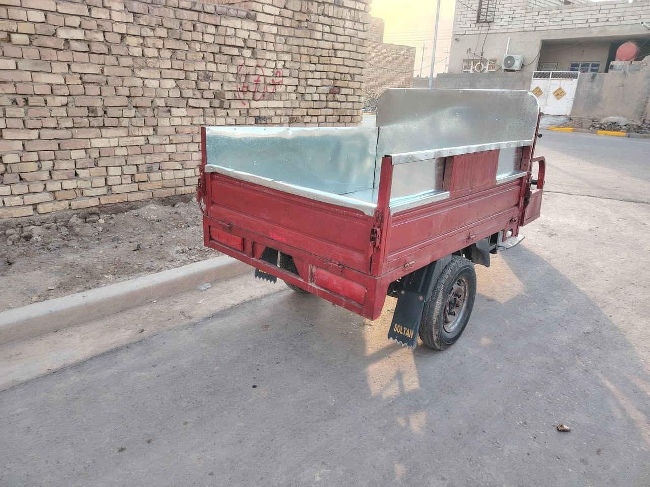 سلام عليكم ستوته وراق كمله السعر 1350 موديل 2011  /***********
