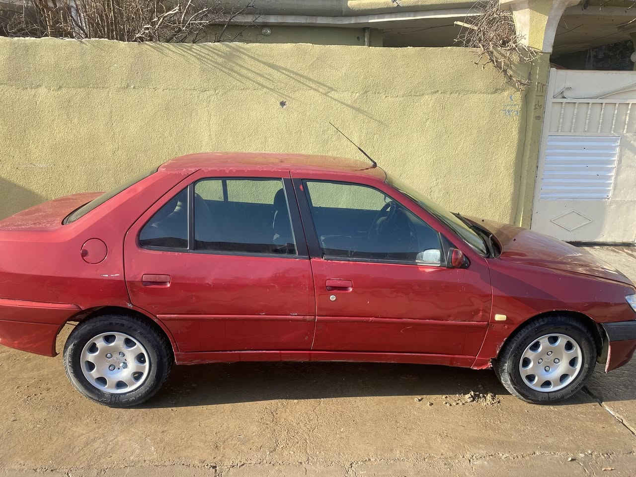 سلام عليكم سياره بيجو نضيفه حيل بلا ضرر     موديل2002   شرط لتحويل ولوكاله  سعر٢٢وبيه مجال ***********
