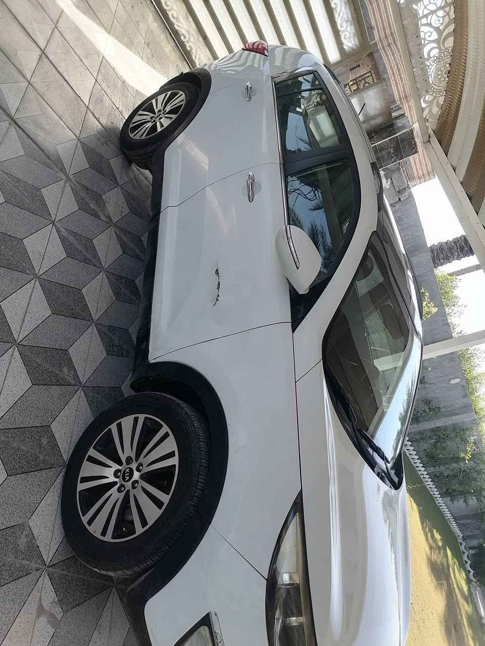 سبورتج موديل ١٥ خليجي رقم بغداد محرك ٢٠٠٠ فول عدا البصمه بيها بارد قليل والسونار موجود مكفوله من الصبغ كير و محرك مكفول السعر ١٥٣ وبيها مجال المكان فلوجه الاتصال ***********
