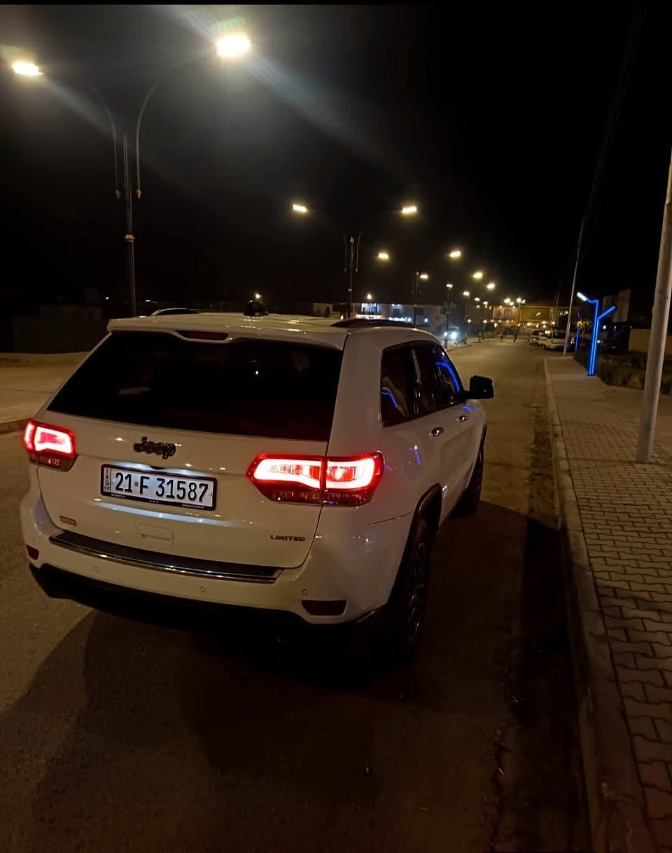 بسم الله الرحمن الرحيم
للبيع جيب شيروكي لمتد2017 كلين بدون ضرر بدون ارباك رقم سليمانيه جديد بسمي هزه وسنويه جدد مكاني تكريت السيارة احلى من الصور255 مجال قليل جداً
*********** اتصال فقط بيع فقط
