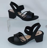 احذيه طبيه نازكه جدا مريح بالبس يوصلك طلب تفحص وتقيس اله تدفع🎁 توصيل ل...