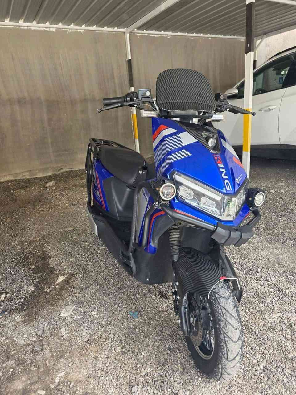 السلام عليكم ...  
دراجه شحن [  6  ]  بطارية  حجم كبير دراجه نضيفه  3 سرعات  ملف  2500    السعر  قفل 800الف  
 ***********   مكاني الدوره شارع ابو طياره
