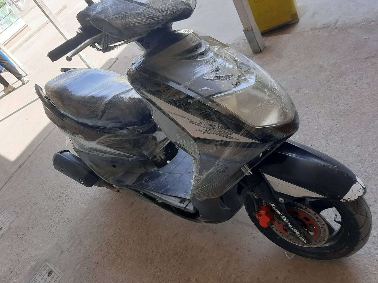 سلام عليكم
عندي سكنس للبيع فحل السرعه 140 كلشي مابيها رايدها 450وبيها مجال الرقم *********** مكاني الحريه الثالثه
