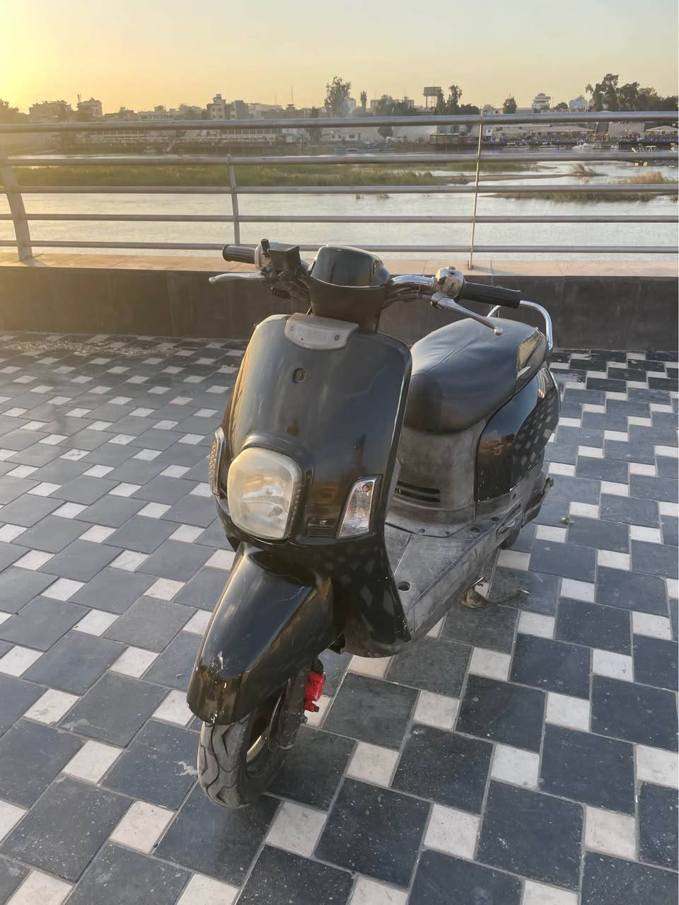 السلام عليكم ماكس بوليس محرك مكفول ممفتوح وناعمه مابيها اي شي شلعه معدل مكاني بغداد الاعضميه سعرها ٧٠٠   *********** بغداد, العراق
