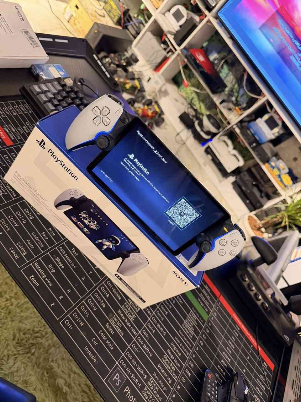 السلام عليكم جهاز بلي 5 بورتال استخدام كلش قليل زلغ مابي ب كارتون كامل ملحقاته يستخدم مع ال بلي5 او اشتراك شهري مكان بغداد سعر 220 بي مجال
للاتصال ***********
