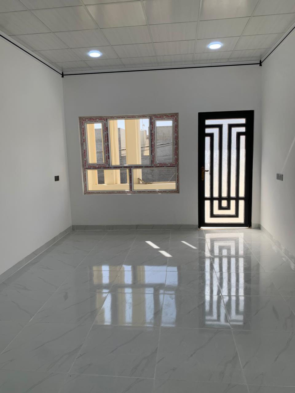 ||•عرض مكتب ضفاف النيل•||

       دار للبيع حي الملايين الاوله قرب جامع الصواف🕌
            
                  "مساحه *160م* واجها 8{حلان} طابقين" 

1-طابق الأول غرفتين نوم+هول+ستقبال+مطبخ+صحيات+كراج
2-طابق الثاني أربع غرف نوم+هول+صحيات
                {{استلام فوري الدار زيرو مامسكون}}

    للأستفسار اكثر اتصل عله الأرقام او راسل الصفحه📞✉️
#***********.  
         
#***********.
