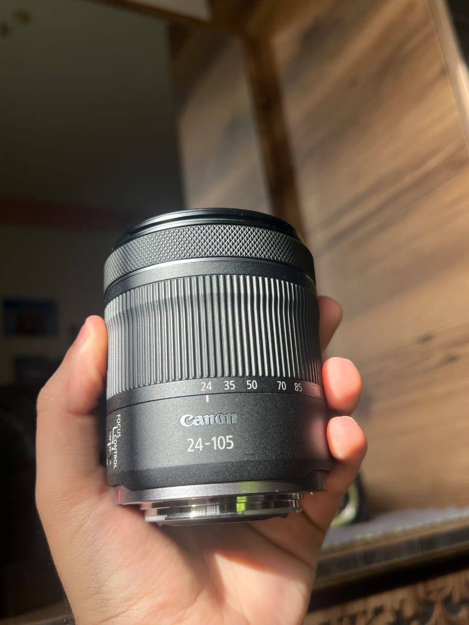 الغنية عن التعريف CANON EOS RP بس ب ملحقات جديدة
نظافة 99٪ مثل ما موضح
يجي وياها كامل القطع و 3 بطاريات و شاحنه + ادابتر لتشغيل العدسات القديمة مباشرةً و تجي ويا عدستها الأصلية 24-105 + عدسة Canon EF 50mm f/1.4 USM، من أفضل العدسات لعزل الخلفية ( بورتريه قوي فتحه 1.4 )
الكامرة ما بيها أي مشاكل مكفوله
السعر: ( مليون و 200 و بيها مجال بسيط ) 
للتواصل خاص او *********** واتساب
