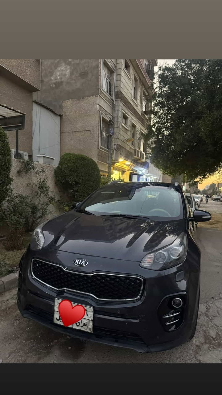 سبورتج 2019 
خليجي رقم اربيل 
ماشيه 150 الف كيلو
فول مواصفات
بدون ضربه بدون صبغ
مكينه 2000 دوش
كير مكينه مكفولات
سعر 182 وبيها مجال
***********
