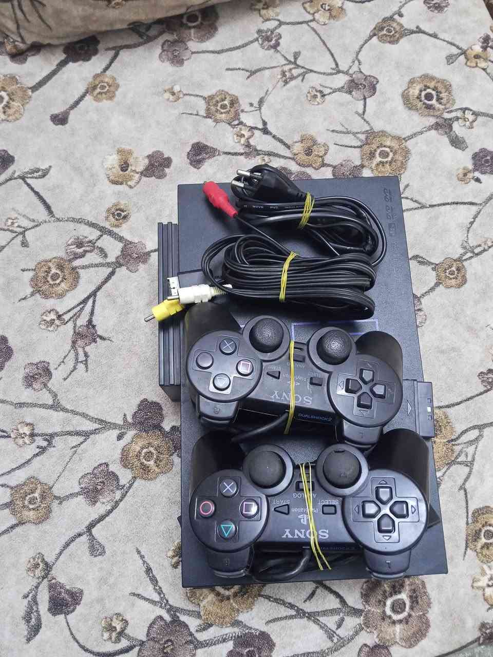 سوني تو ابو لهارت داخلي مليان العاب كلو العاب قويه جهاز نضيف حيل مثل ما بلصوره للبيع لسعر 55 لشراي يخبر علرقم *********** موصل وادي حجر
