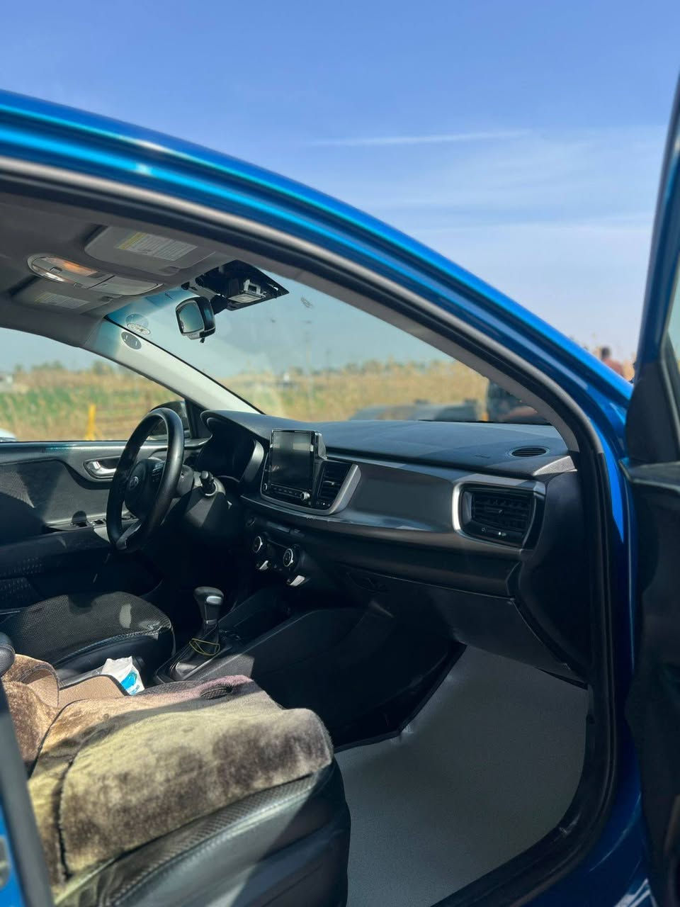 سلام عليكم كيا ريو ٢٠٢١ للبيع وارد أمريكي رقم أربيل كير ومكينه مكفولات مكينه ١٦٠٠ دوش مواصفات تشغيل بصمه تحكمات ستيرن شاشه كامره خلفيه يدات باب بصمه ماشيه ٩٢ ميل ألعنوان بغداد ألسعر ١١٥ ورقه وبيه مجال للأستفسار  ***********
