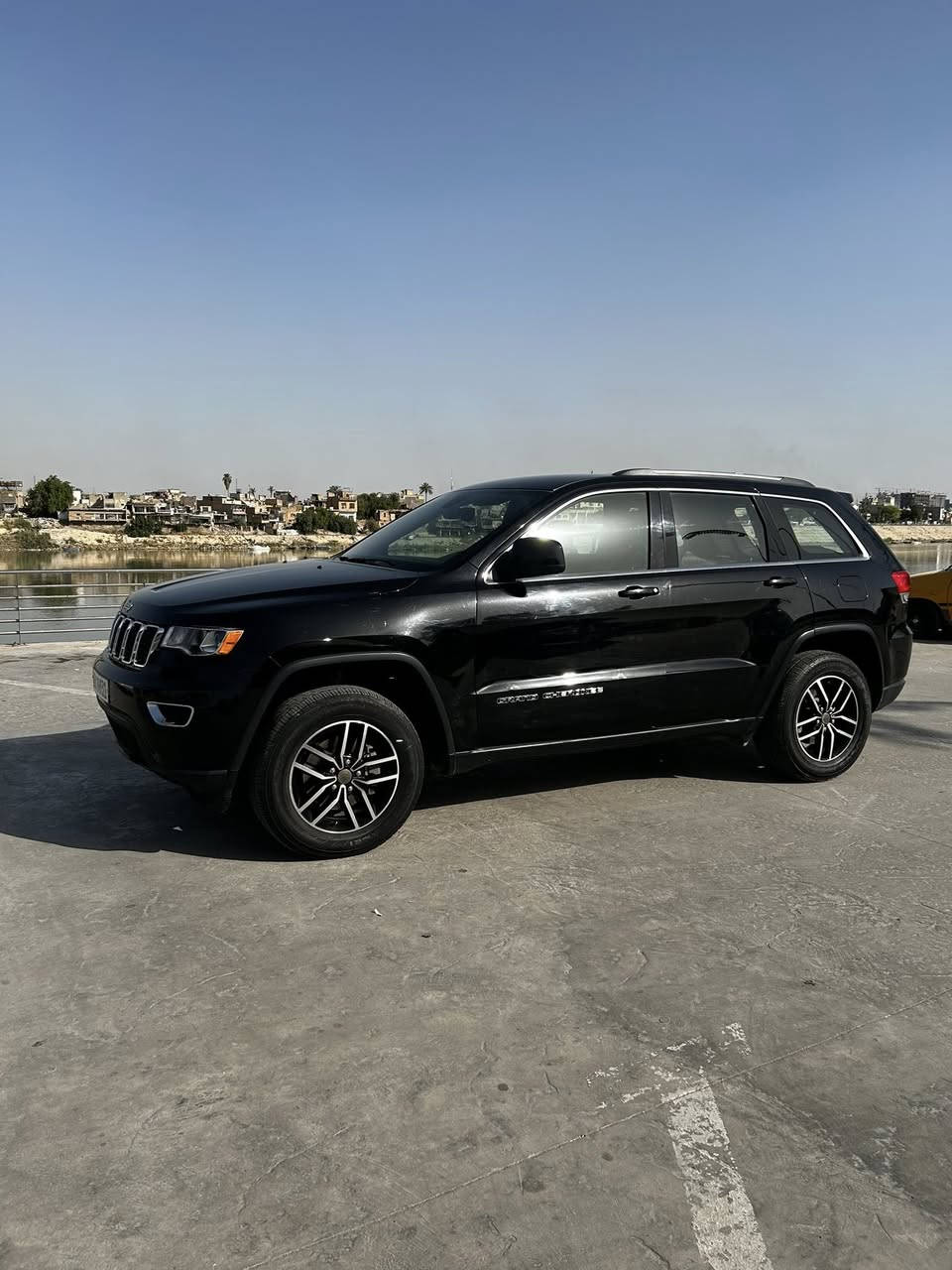 للبيع 
جيب لارديو 2017 امريكي
بدون حادث فقط بارد مثل ماموضح بالسونار
رقم بغداد باسمي 
سياره نظيفه بمعنى الكلمه
*********** واتساب
مكاني بغداد
