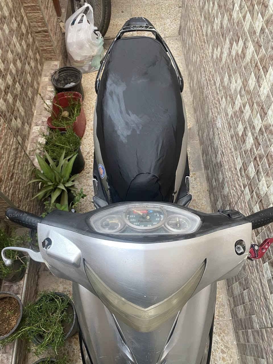 كامكو g4 للبيع  دراجه مبدله ولفات فقط السعر 350وبيها مجال قليل دراجه كامله مابيهه نقص كهربائيات سلف لايت عالي ناصي زنون بك لايت هورن بريكات سكنات كلشي شغال دراجه شلعه معدل كلش نضيفه كفرات بلاد ماعايزه كلشي 
مكاني كوفه حي ميسان ***********
