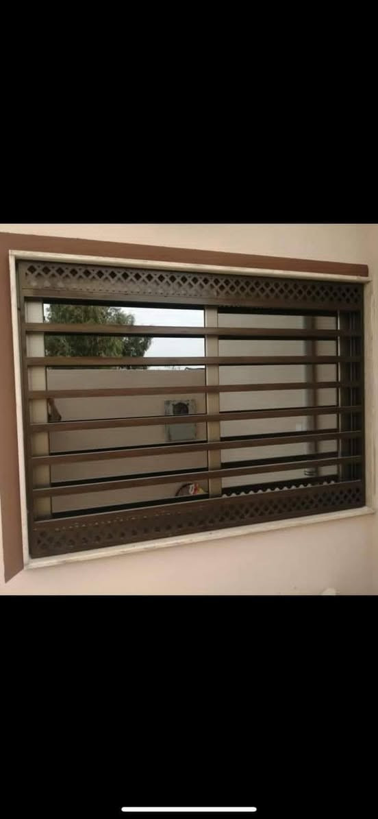 صبغ ابواب وشباييك اسعار مناسبه شغلي داخل كربلاء للتواصل ***********
