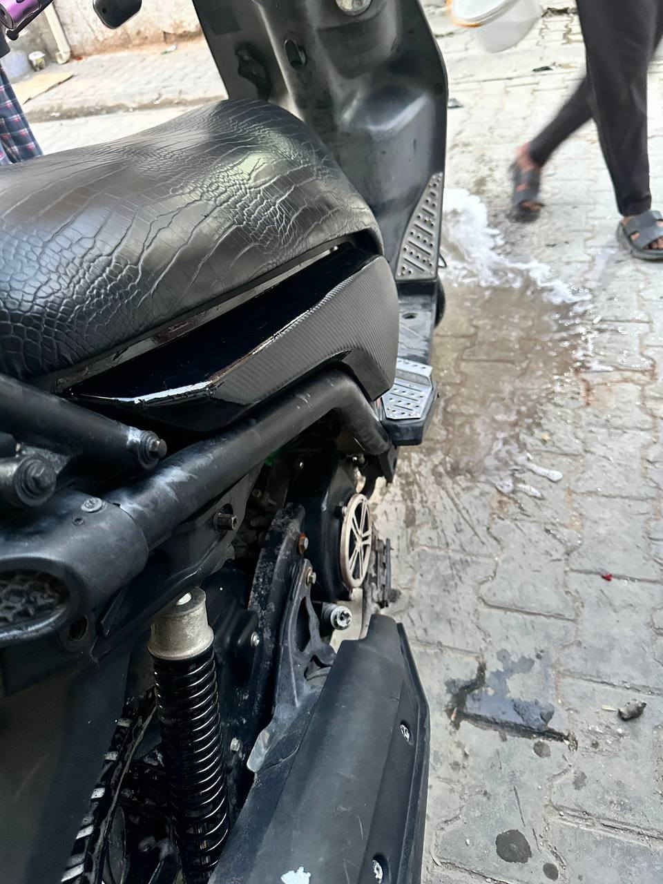 السلام عليكم 
‏
‏سكنس جبلي دراجه بلاديه كفر بلادي ختم واحد بس مغلف كاربون  مكينه ناعمه ما مفتوحه بيه كلجات wf 2016 اصليات شرط وعضمه ncy وبيه ستيرن رياضي دراجه شلعته بطناش شرط كفر وداخل ومكينه حته الجنطه مختمه ويه المكينه دراجه نص نكره كامله من كلشي
‏
‏مكاني مدينه الصدر دراجه معروضه ل700 وبيه مجال 
‏
‏ملاحضه: نقصه بس فج مال بريك


**إذا كنت صاحب هذا الإعلان وتريد حذفه لأي سبب، رجاءا أرسل رسالة إلى الدعم الفني**