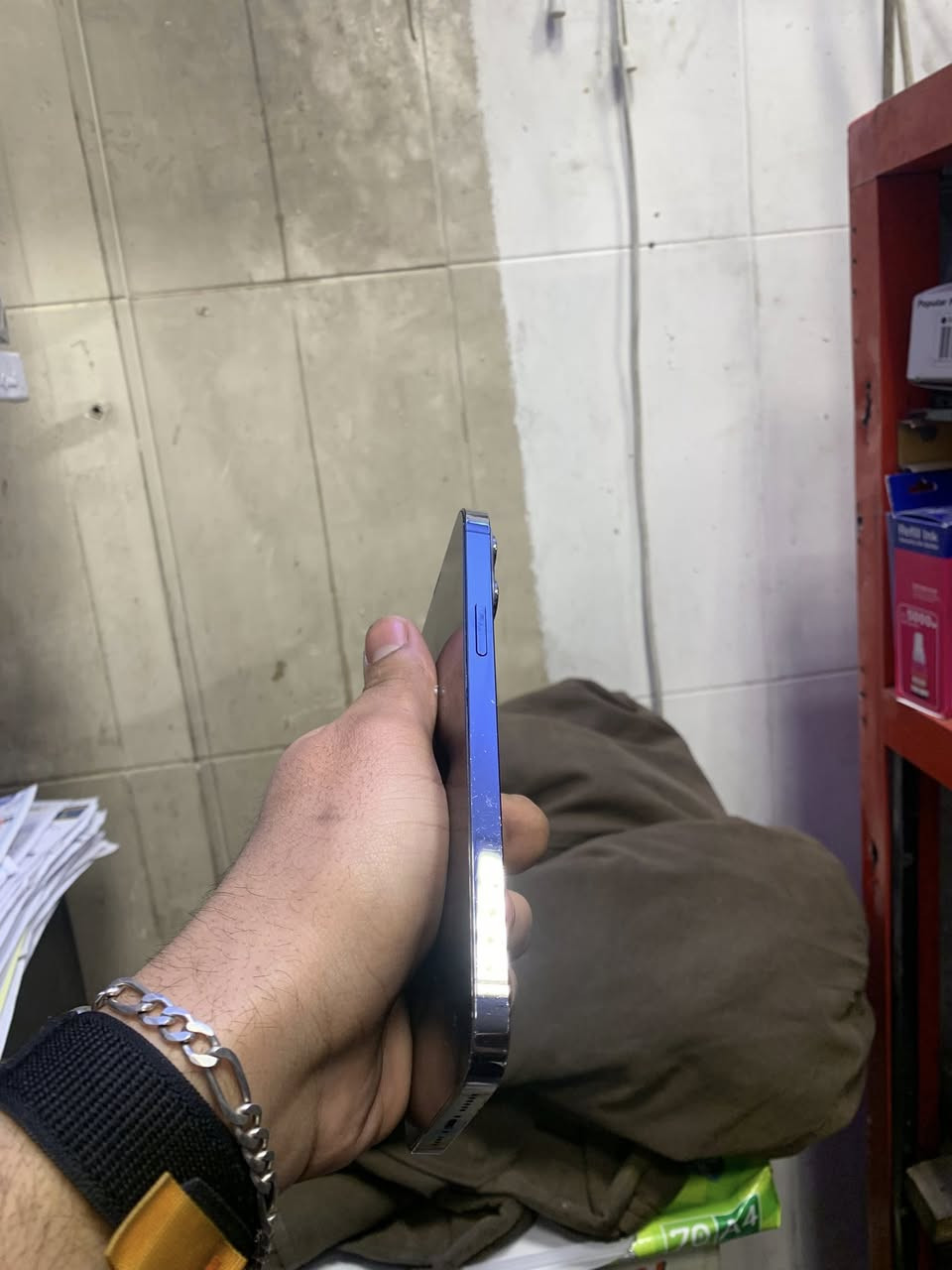 آيفون 13bro max
بطاريه 87
ذاكره 256
الجهاز نضيف فقط بصمه الوجه وكفت بلتحديث يرهم بيع ومراوس 
العنوان بغداد حي اور ***********
