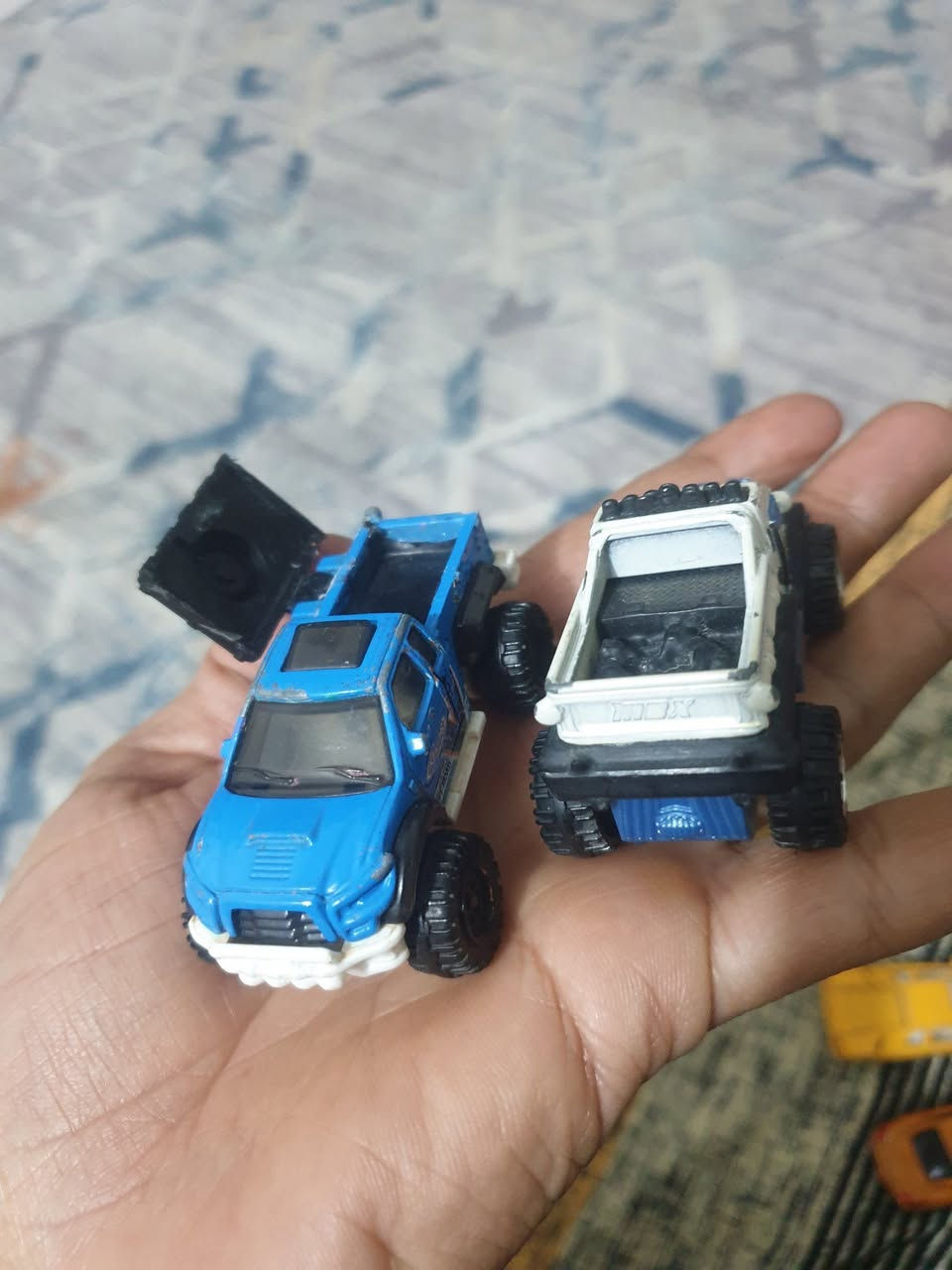 ٦ قطع ب١٥ الف مكاني الاعظمية ***********
