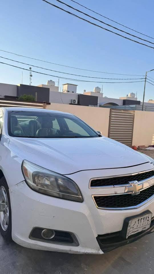 سلام عليكم ورحمه الله وبركاته
ماليبو للبيع موديل 13 مناسبه محرك 2500 
السياره بيهه قطعتين الجاملغ الخلفي وربع الباب 
وارد امريكي حداديه وسط رقم بغداد مكان السياره النجف الاشرف الاستفسار ***********
