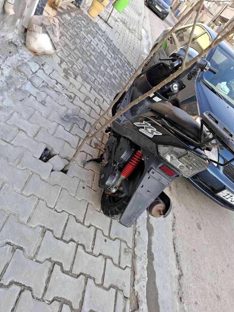 ماكس عدله للبيع ب٥٥٠ وبيهه مجال كلش قليل كامله سلف هندر كهربائيات كلهه شغاله تايرات جدد كفرات جدد مكينه شلعه معدل كيجات كلهه شغاله/بغداد الشعب/*********** /خاص ماكو
