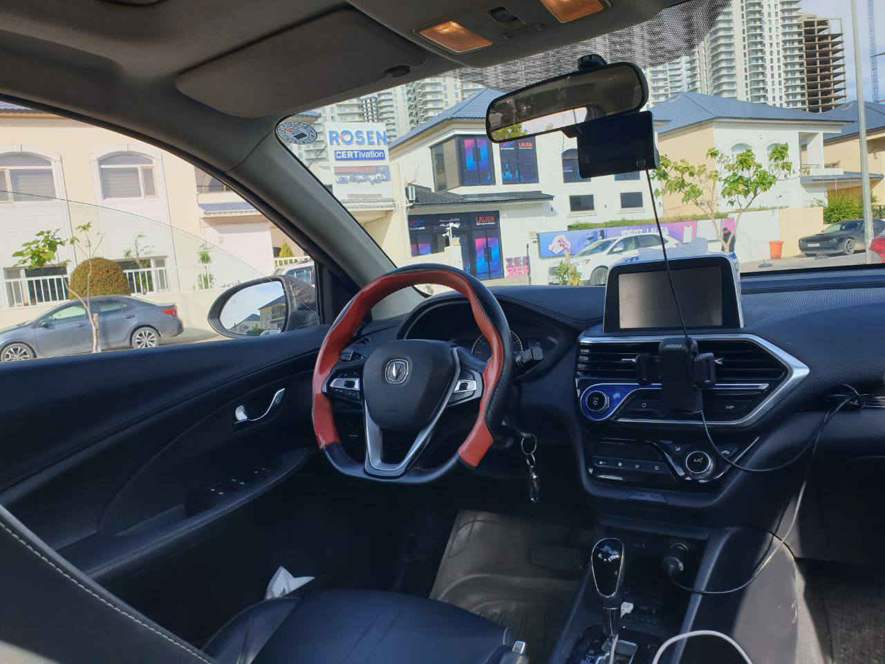 شانجان السفن 2023 داخله ضمان 
محرك 1500
فول مواصفات 
تحكم استيرن جهتين 
شاشة لمس
حساسات خلفية
كاميرا خلفية  دوارة
مانع انزلاق
قفل سنتر لوك
تحكم بمستوى اضائة 
كشاف ضباب 
اشاير بالمري
تثبيت سرعة 
جام سائق نزول اوتو
تجفيف ذاتي 
بلوتوث
فتحة سقف سلايت
كشنات جلد
مقعد سائق هايدروليك  صعود نزول 
كير ثلاث انواع اوتوماتيك + عادي + سوبر
سيارة بدون ضربة وبدون صبغ 
سعر 92 وبي مجال بسيط
للإستفسار 
*********** أربيل, العراق
