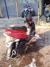 جي تار البيع مكينه بلادي مامفتوحه بيها بس بجم تعبان شويه. سعر 500بيها ...