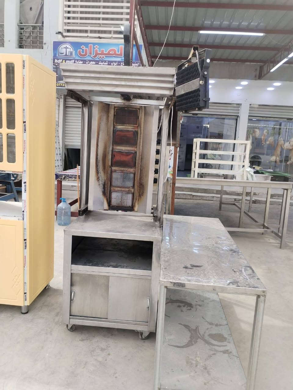 سلام عليكم غراض للبيع كلهن نضيفات استعمال يومين مستعجل سعر 850
***********
