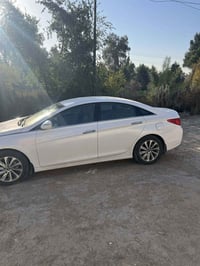 سوناتا 2015 خليجي سنويه 2035باسمي السياره مداور ثاني يوم تخم تاير جديد...