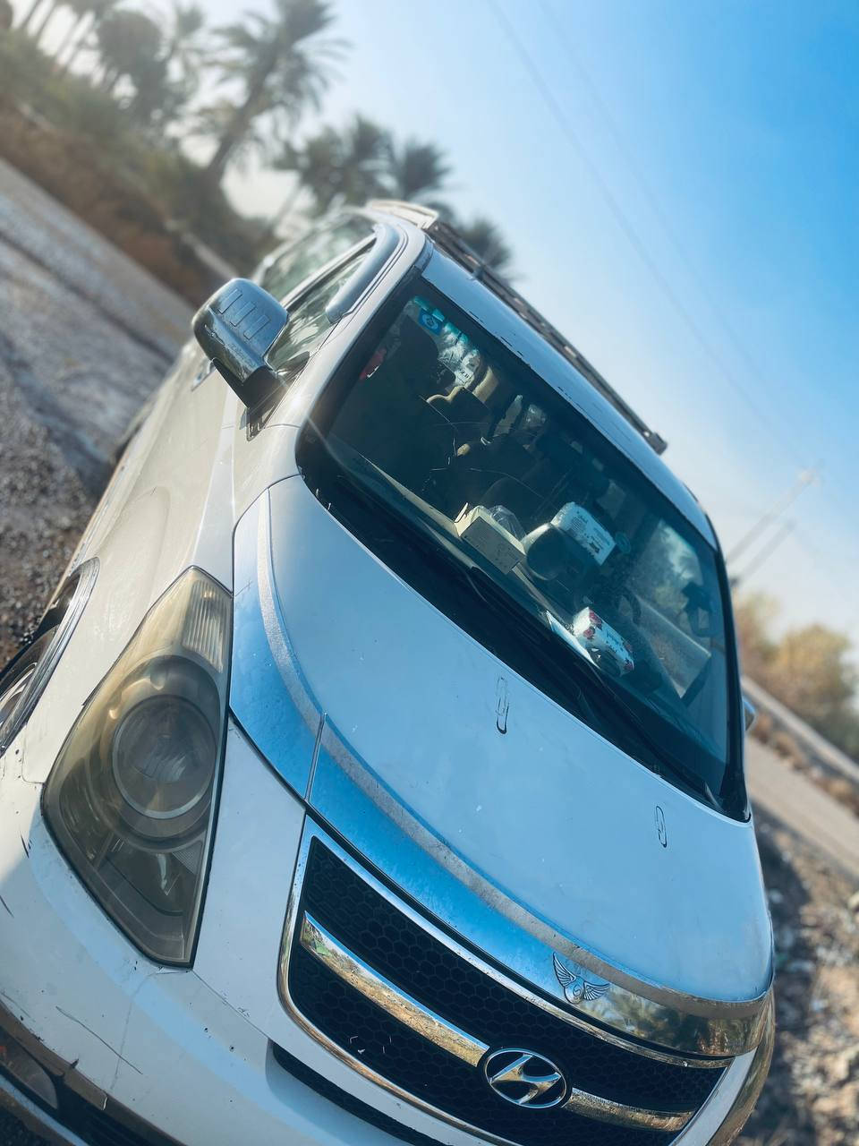 السلام عليكم ستاركس موديل ١٠ مفتوح مكفوله كفاله عامه محرك جديد لا تنقيص ولا تبخير تبريد ثلج  عدا باب السائق مرشوش بدون ضربه او معجون صدر جديد تايرات تخم جديد مواصفات سبع الوان تحكم سترين كلها ع بلاد سعر خاص او الاتصال *********** المكان بغداد/ اللطيفيه
