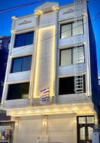 الكرادة داخل • بناية زيرو حديثة • مناسب شركات وعيادات