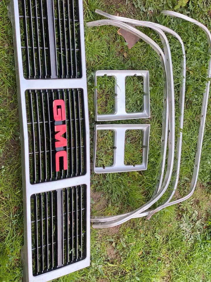 للبيع شباك+جنابر لايت+نيكل جاملغات
سعره 150 الف مع توصيل 
***********
