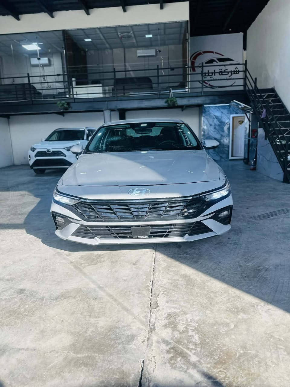 للبيع الانتره موديل 2025بانزين ضرر موضح بصور ماشيه 2800كيلو مكان سياره واسط صويره ***********
