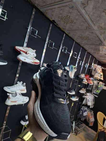 #اثير_للاحذيه_الاوربيه_باله_الجديد
تم وصول بضاعه جديده 
ترانشوز رجالي شبابي 
ترانشوز رجالي w سعر قطعه 6 الف فقط 
لابجين مسي  درجه اولى
لابجين F50
لابجين اديداس درجه اولى 
لابجين ريكي 
لابجين ولادي اطفال مسي 
لابجينات نايك  سعر قطعه  6 الف فقط 
طوبات دوري ابطال 
دريس ريال مدريد شورت 
نعال  سليبر  و نايك  طبي خفيف 5 الف 
نعال سافت رجالي  4 الف دينار 
قياسات من 40/45 
العنوان / حبانيه سيسي سوق العصري مجاور قاعه البوريشه
هـ/ ***********
