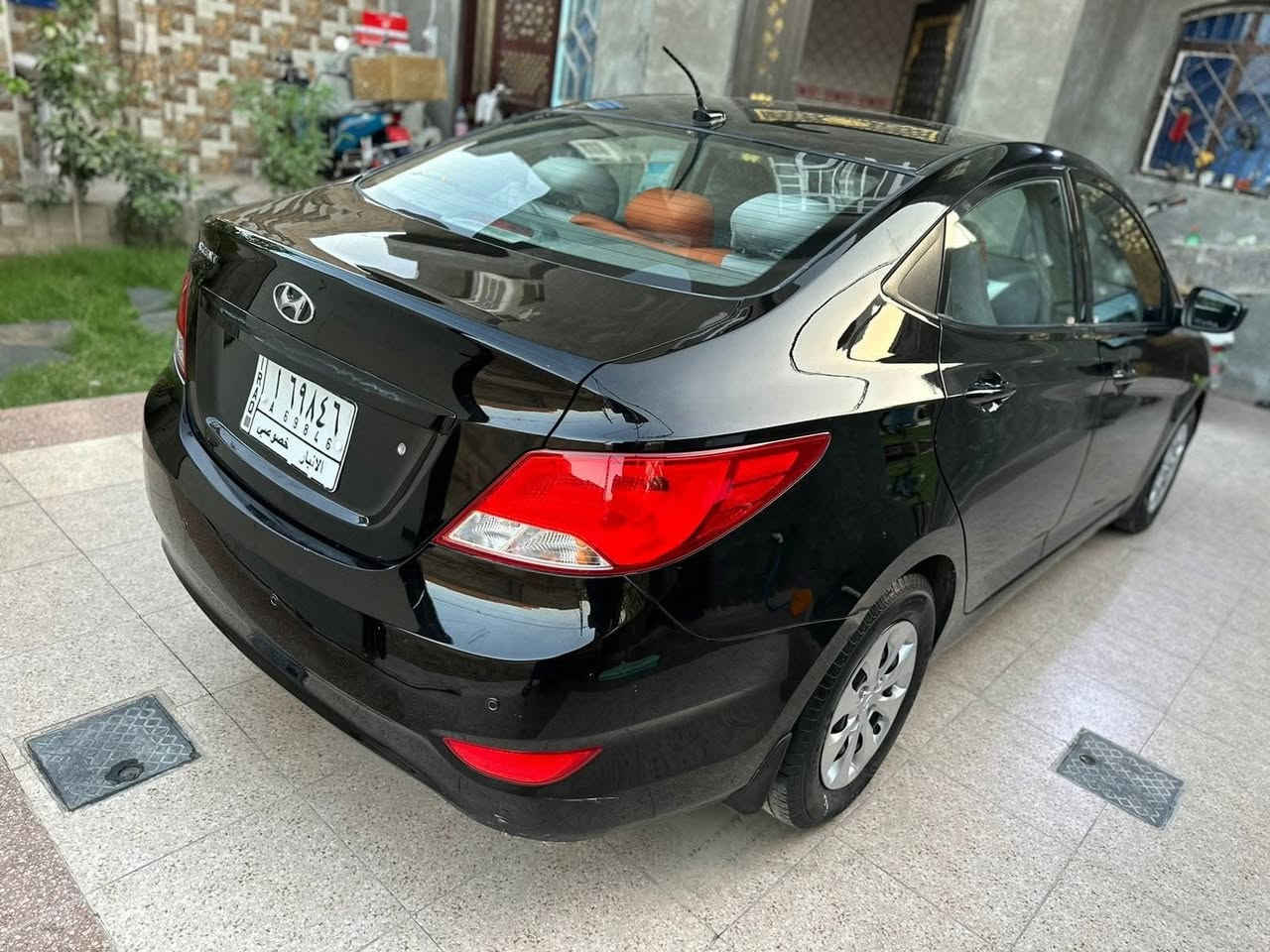 السلام عليكم اكسنت 2016 امريكي بيها صبغ بنيد وربع جاملغ شرط بدون اي دواخل محرك 1600 كير ومحرك مكفولات سياره جديده بمعى الكلمه  متصرف عليه شي جاهزه تخم تاير صدر جديد السياره حيل ناعمه وترايها حلو وصرفها حيل اقتصادي رقم انبار باسمي تحويل مباشر باسم اليشتري السعر 98 وبلعافيه ع ياخذها رقم الهاتف *********** مكاني الانبار فلوجه
