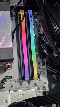 رامات ٣٢ • معالج R7 5700X3D • كرت ٤٠٨٠