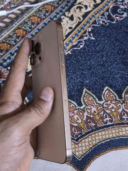 بعد اذن اداره الكروب
ايفون 16 برو ماكس
جهاز فقط كسر بالظهر
كله على وضع الشركه بطاريه 93
السعر مناسب 
1100 وبي مجال 
للاستفسار 
***********
