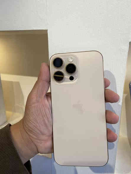 السلام عليكم للبيع 16 برو ماكس بطارية ٩٨ ماستر الجهاز مشحون فوك ل ٢٠٠ مرة سعره ١٤٦٠ الف 
*********** بغداد زيونة شارع الربيعي
