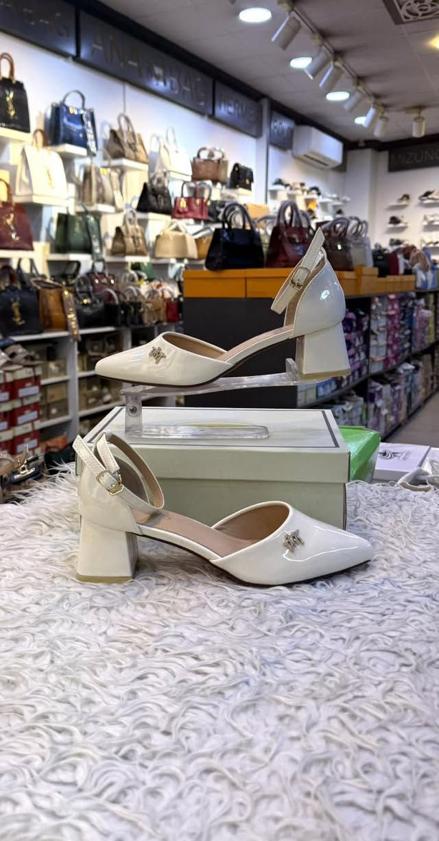 سلاو 😍👋 مرحبا 👋🧡 ANA SHOES 

جبنالكم احذيه كعب  جديد 4الوان موجود  ره قم   36 37 38 39 40 41موجود 4الوان موجود
العنوان كركوك قادسيه الثانيه بدايه سايدين ابو
 خطاب  توصيل جميع محافظات
الاتصال على هذا الرق***********
