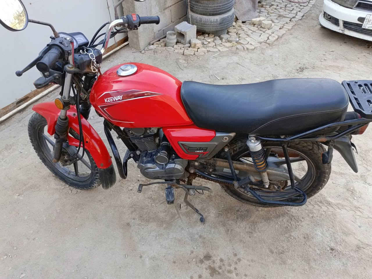 للبيع دراجة نارية Keeway City 150 موديل 2019
- محرك 150cc
- ناقل حركة يدوي 5 غيارات
- بحالة جيدة جدًا وتعمل بكفاءة
- المحرك لم يسبق فتحه أو صيانته
- لا تحتاج أي صيانة وجاهزة للاستخدام
- الإطارات جديدة
- أوراقها رسمية كاملة
- غير مرقمة في المرور العراقي
- الدراجة نظيفة والاستعمال شخصي

السعر : 1,200,000 دينار عراقي (قابل للتفاوظ).

للاستفسار أو المعاينة يرجى التواصل على الواتساب أو الاتصال. ***********
العنوان ابو الخصيب 

اوراق الدراجه كامله شوكت ما يعجبك طلعلها رقم احولها بسمك يم الوكيل وتروح تمشي بمعاملتها بالمرور ما تكلفك اكثر من 150 الف رقم وسنوية
