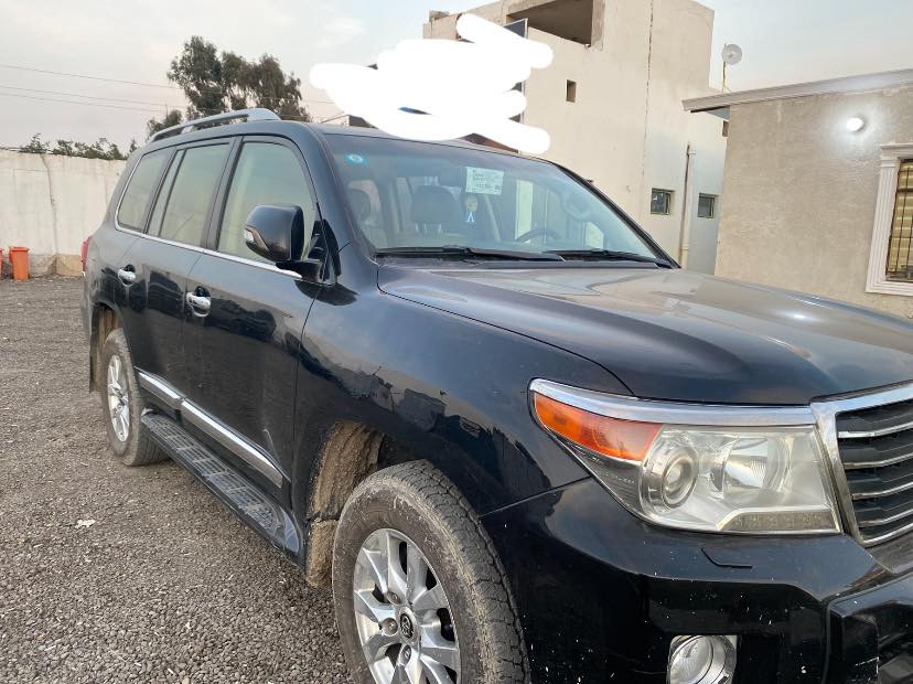 لاندكروز 6 سلندر فول مواصفات موديل2012 رقم بغداد  مميز بسمي ترايها زيرو وماتصرف عليها الف جاهزه من كلشي  مكفوله ماعده بيه براد بالجنطه وجاملغ  بسيط السيارة جديدة بمعنى الكلمة ماشيه 130الف تخم كلشي جهازه من كل نواحي 
بس ما غاسله 

الشراي يتصل ويدلل

مكان بغداد
***********
