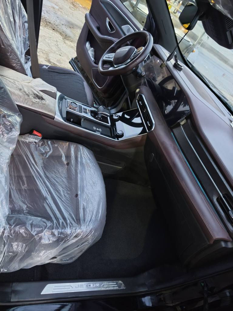 جيتور x90بلاص ضمان ١٠ سنوات أعلى مواصفات فول ٧ راكب محرك الفين تيربو ٣ قطع تبريد ماشيه فقط ٥٠٠٠ كيلو بعده وضع وكاله بدون لوحات بسمي منفيس موديل ٢٤ سعره ٢٥ مليون  للبيع او مراوس
*********** بغداد, العراق
