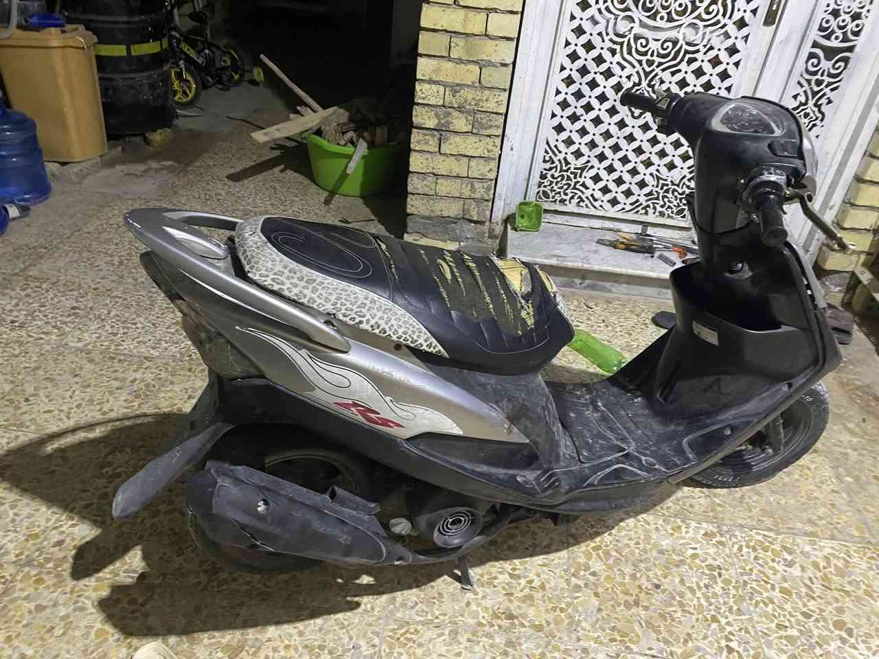 سلام عليكم دراجه للبيع دراجه بلاديه كله كفرات دواخل ختم واحد اصلي شوفت عينك نضيفه بس مغاسله سويته ٥٥ موجوده بوشته عدي ٤٩ بلادي جانت معدله مشي حلو  ناعم زينه الله شاهد مداريه بس متوازي عل بيعته كله شغاله كهربائيات ضفيره اصليه كابريتر اصليه مالته كشن ٤ ولفات بك لايت مال ٤ ولفات بس عوزه غسله وترتيب بسيط شوفت عينك عوزه غسله فقط.  سعر ٥٠٠ بيه مجال خير من الله وأخدم اني فقط الهندر مو وياه عندي هندره


**إذا كنت صاحب هذا الإعلان وتريد حذفه لأي سبب، رجاءا أرسل رسالة إلى الدعم الفني**