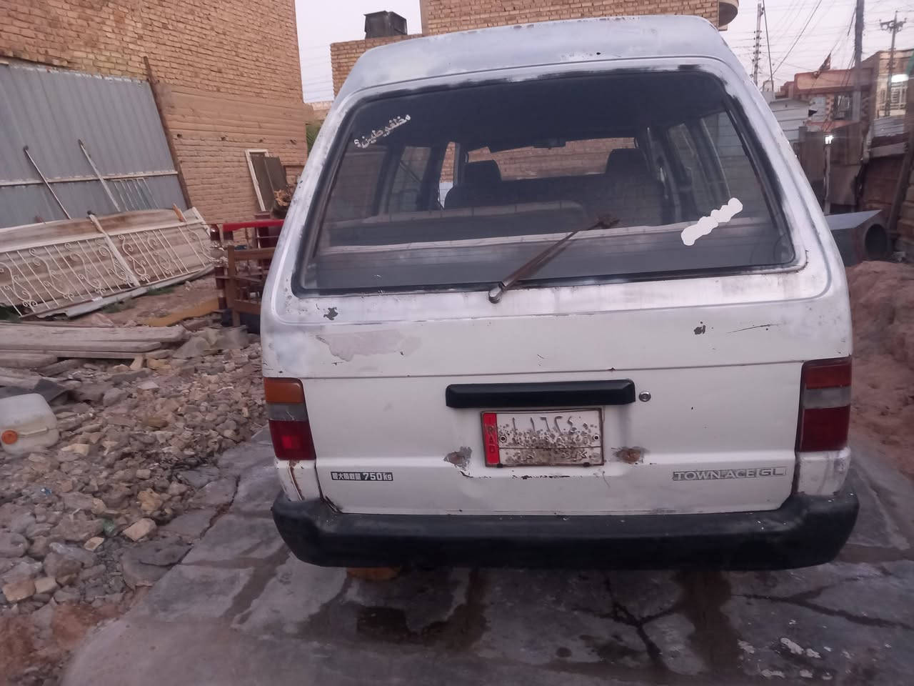 السلام عليكم فاره البيع مكينه وكيري ونجي خيط بخار كهربايات شغاله رقم كربلاء تخم تاير  صدر امامي وخلفي نظيف سعر ١٤ *********** بيه مجال عنواني الحسينيه مال راجديه قرب شارع ابو سمير
