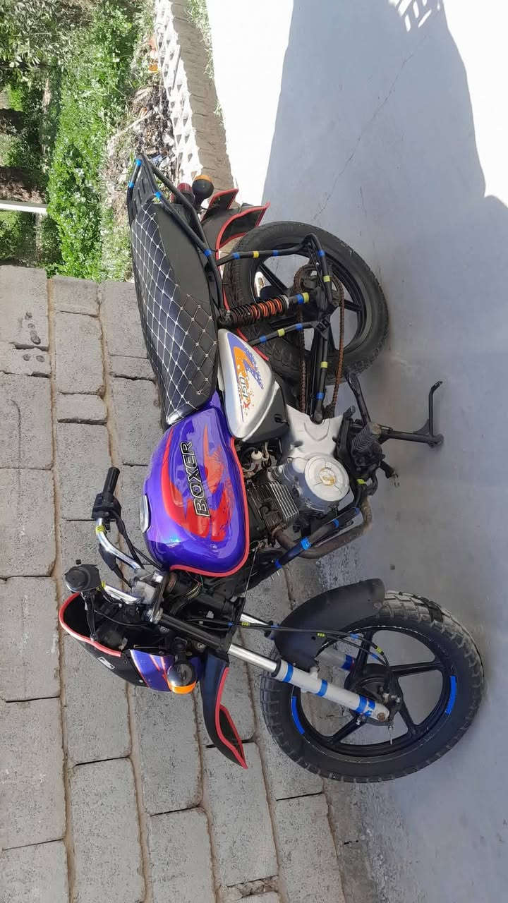 بوكسر مودل 19 دراجه معمره ونضافتها ٨٥ %١٠٠ مكينه مجفته جديد اوراق كامله مابيها نفص كهربائيات كله شغاله تجي تكلب بعينك  وتقتنع ونفس البصوره السعر ٦٧٥ ديالى بعقوبه الهويدر ***********
