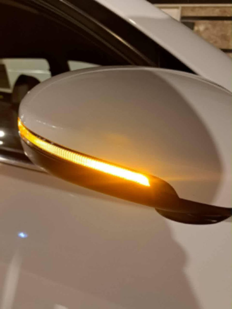 توسان 19 خليجي ابيض رقم بغداد انكليزي دولي سنويه الى 28 شركة الكاصد باسمي تحويل مباشر 5 عدسات حساسات خلفي وجانبي بصمه تشغيل مرايات شفط كراسي كهرباء تبريد خلفي كشنات جلد وتثبيت سرعه كروز تحكمات ستيرن يدات نيكل هندبريك بالرجل اشاير ترحيب عند الاقتراب اشاير بالمري بصمه باليدات البوب مع كلوب باليدات عند القفل تايرات  تخم اربعة مكتوب عليهن      sunny  مع السبير ثلاجة بالجكمجه شحن اوكس ثلاث انظمه sport / Eco/ normal اشاره بلوجكتر عند الاستداره على اليمين واليسار بك لايت لد قماره حديد فيها قطعه واحده صبغ طرف  جاملغ الايمن الخلفي حك شبرين والباقي مكفول رقم بغداد دولي باسمي مكان السياره فلوجه للاستفسار على الرقم ***********  ابو احمد  وترهم مراوس بتويوتا راف4  20 فما فوق
